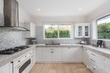 https://images.listonce.com.au/custom/160x/listings/20-the-close-beaumaris-vic-3193/051/01797051_img_06.jpg?ZtSO3AFFe4Q