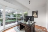 https://images.listonce.com.au/custom/160x/listings/20-the-close-beaumaris-vic-3193/051/01797051_img_11.jpg?jeT5yVF6bcA