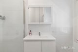 https://images.listonce.com.au/custom/160x/listings/20-the-quarterdeck-portsea-vic-3944/924/01989924_img_15.jpg?QFQxw5ZeuXI