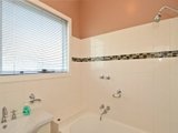 https://images.listonce.com.au/custom/160x/listings/20-thorne-street-east-geelong-vic-3219/740/01699740_img_08.jpg?KPTomNGWfm4
