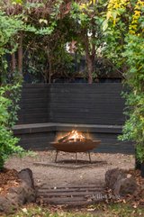 https://images.listonce.com.au/custom/160x/listings/20-vernon-street-croydon-vic-3136/742/01720742_img_22.jpg?XtiSkphwVpg