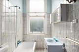 https://images.listonce.com.au/custom/160x/listings/20-walpole-street-kew-vic-3101/130/01977130_img_09.jpg?XqJsoI5Xuio