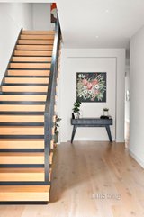 https://images.listonce.com.au/custom/160x/listings/20-warner-street-essendon-vic-3040/800/01736800_img_02.jpg?h3qs-zL1_8I