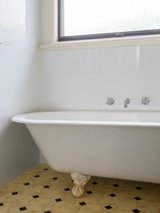 https://images.listonce.com.au/custom/160x/listings/20-webster-street-camberwell-vic-3124/905/01021905_img_12.jpg?jCQALIdSNE8