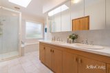 https://images.listonce.com.au/custom/160x/listings/20-westminster-close-blackburn-south-vic-3130/691/01931691_img_10.jpg?iB31U3absJo