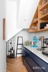 https://images.listonce.com.au/custom/160x/listings/200-park-street-fitzroy-north-vic-3068/187/01816187_img_11.jpg?CQtOLzxjga8