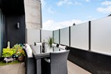 https://images.listonce.com.au/custom/160x/listings/20140-beach-street-port-melbourne-vic-3207/993/01731993_img_04.jpg?DqWA7bXjlkY