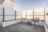 https://images.listonce.com.au/custom/160x/listings/2015-claire-street-mckinnon-vic-3204/362/01722362_img_07.jpg?YLYi6i8tKNA