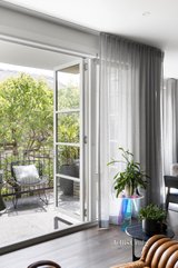 https://images.listonce.com.au/custom/160x/listings/20190-albert-street-east-melbourne-vic-3002/078/01446078_img_07.jpg?tTbPFqBDRLM