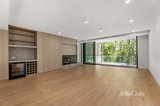 https://images.listonce.com.au/custom/160x/listings/20191-alexandra-avenue-south-yarra-vic-3141/168/01845168_img_01.jpg?sQl8nCZGvgE