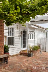 https://images.listonce.com.au/custom/160x/listings/202-clarke-street-northcote-vic-3070/679/01856679_img_03.jpg?-jh5TxT_hXU