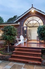 https://images.listonce.com.au/custom/160x/listings/202-henry-street-greensborough-vic-3088/286/01116286_img_31.jpg?7EyCSsb0df0