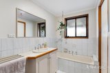 https://images.listonce.com.au/custom/160x/listings/202-main-hurstbridge-road-diamond-creek-vic-3089/529/01788529_img_09.jpg?RG05rz6AH1s