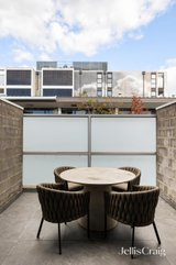 https://images.listonce.com.au/custom/160x/listings/202-new-street-richmond-vic-3121/587/01748587_img_06.jpg?MOV_K4kMgJA