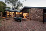 https://images.listonce.com.au/custom/160x/listings/202-templestowe-road-templestowe-lower-vic-3107/354/01979354_img_09.jpg?VZMcxxthdhc