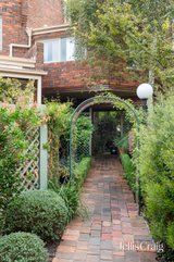 https://images.listonce.com.au/custom/160x/listings/2022-26-grattan-street-carlton-vic-3053/095/01936095_img_02.jpg?cL_MSnpTjZQ
