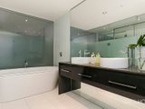 https://images.listonce.com.au/custom/160x/listings/202576-578-st-kilda-road-melbourne-vic-3004/177/01087177_img_06.jpg?Eu2LAF7e-X8