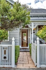 https://images.listonce.com.au/custom/160x/listings/203-arthur-street-fairfield-vic-3078/159/01641159_img_02.jpg?GhhIjopWwL4