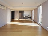 https://images.listonce.com.au/custom/160x/listings/203122-ormond-road-elwood-vic-3184/026/01795026_img_04.jpg?r69CJOe0rb4