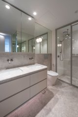 https://images.listonce.com.au/custom/160x/listings/203131-martin-street-brighton-vic-3186/234/01865234_img_06.jpg?RxRxgmJi6xw