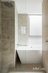 https://images.listonce.com.au/custom/160x/listings/20371-station-street-fairfield-vic-3078/965/01990965_img_11.jpg?1QlkN8e8yOA