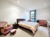 https://images.listonce.com.au/custom/160x/listings/20419-queens-road-melbourne-vic-3000/745/01731745_img_03.jpg?ke9f-bBoXs4