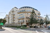 https://images.listonce.com.au/custom/160x/listings/20488-beach-street-port-melbourne-vic-3207/577/01776577_img_01.jpg?o62bu2qNvc4