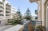 https://images.listonce.com.au/custom/160x/listings/20488-beach-street-port-melbourne-vic-3207/577/01776577_img_02.jpg?dTD9pOUhtak