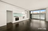 https://images.listonce.com.au/custom/160x/listings/20596-ormond-road-elwood-vic-3184/622/01969622_img_01.jpg?YkRH1_cbRnM