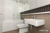 https://images.listonce.com.au/custom/160x/listings/20596-ormond-road-elwood-vic-3184/622/01969622_img_05.jpg?5eCfxjY-0mg