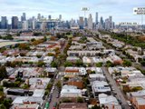 https://images.listonce.com.au/custom/160x/listings/206-albert-street-port-melbourne-vic-3207/000/01090000_img_08.jpg?MtFDiu60zZ4