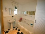 https://images.listonce.com.au/custom/160x/listings/206-bradshaw-street-golden-point-vic-3350/565/01575565_img_06.jpg?q7ACGVUmEfE