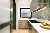 https://images.listonce.com.au/custom/160x/listings/206-tennyson-street-elwood-vic-3184/226/01942226_img_17.jpg?CazDcbgtWUc