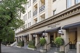 https://images.listonce.com.au/custom/160x/listings/206360-st-kilda-road-melbourne-vic-3004/148/01751148_img_01.jpg?gPC4HTM74wU