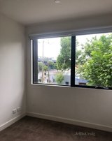 https://images.listonce.com.au/custom/160x/listings/207720-queensberry-street-north-melbourne-vic-3051/666/01846666_img_02.jpg?IcJKsPzub0k