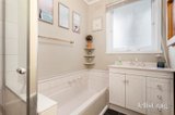 https://images.listonce.com.au/custom/160x/listings/208-yarra-road-croydon-north-vic-3136/378/01813378_img_10.jpg?RQMQvHDERys