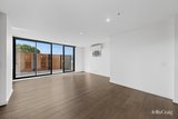 https://images.listonce.com.au/custom/160x/listings/20882-bulla-road-strathmore-vic-3041/948/01910948_img_15.jpg?a14_LdzbYZw