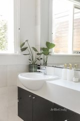 https://images.listonce.com.au/custom/160x/listings/209-coppin-street-richmond-vic-3121/072/01682072_img_07.jpg?RHNXVauxRaA