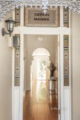 https://images.listonce.com.au/custom/160x/listings/209-coppin-street-richmond-vic-3121/072/01682072_img_12.jpg?TRJj5oSIZmo