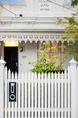 https://images.listonce.com.au/custom/160x/listings/209-ross-street-port-melbourne-vic-3207/272/01604272_img_02.jpg?xaRGagoBbs0