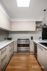 https://images.listonce.com.au/custom/160x/listings/20a-wembley-close-briar-hill-vic-3088/121/01933121_img_04.jpg?cuNOPNiA5J8