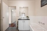 https://images.listonce.com.au/custom/160x/listings/21-alastair-court-kilsyth-vic-3137/591/01974591_img_09.jpg?OWYe9PylAI8
