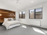 https://images.listonce.com.au/custom/160x/listings/21-albert-street-port-melbourne-vic-3207/194/01090194_img_09.jpg?atjD6MXkOz8