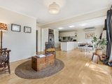 https://images.listonce.com.au/custom/160x/listings/21-begg-street-kyneton-vic-3444/778/00972778_img_05.jpg?iGIjp_5Jq6g