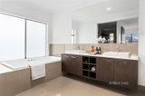 https://images.listonce.com.au/custom/160x/listings/21-bennett-avenue-mount-waverley-vic-3149/236/01599236_img_08.jpg?kfFlS_9JWyM