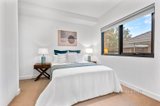 https://images.listonce.com.au/custom/160x/listings/21-biscayne-drive-mount-waverley-vic-3149/031/01680031_img_06.jpg?tbEvApAypZM