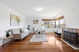 https://images.listonce.com.au/custom/160x/listings/21-bridges-avenue-mooroolbark-vic-3138/363/01595363_img_02.jpg?Oo3XcuHwutQ