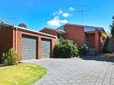 https://images.listonce.com.au/custom/160x/listings/21-brolga-crescent-wandana-heights-vic-3216/712/01699712_img_10.jpg?pDMwYqtECiA