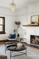 https://images.listonce.com.au/custom/160x/listings/21-canberra-road-toorak-vic-3142/683/01959683_img_06.jpg?4a_WE7TsgQc