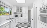 https://images.listonce.com.au/custom/160x/listings/21-carronvale-road-mooroolbark-vic-3138/769/01929769_img_06.jpg?B8cjXUeMbso